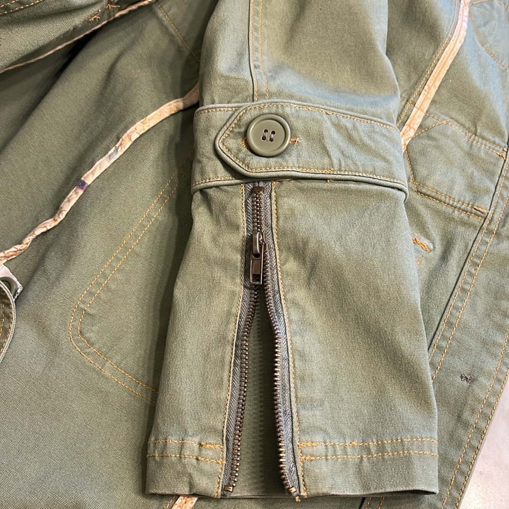 Vintage Tulle jacket Size L True Sage Green color- exc like new condition - Picture 15 of 16
